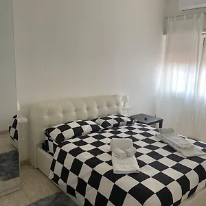 https://nic-roma-house.it-romehotels.com
